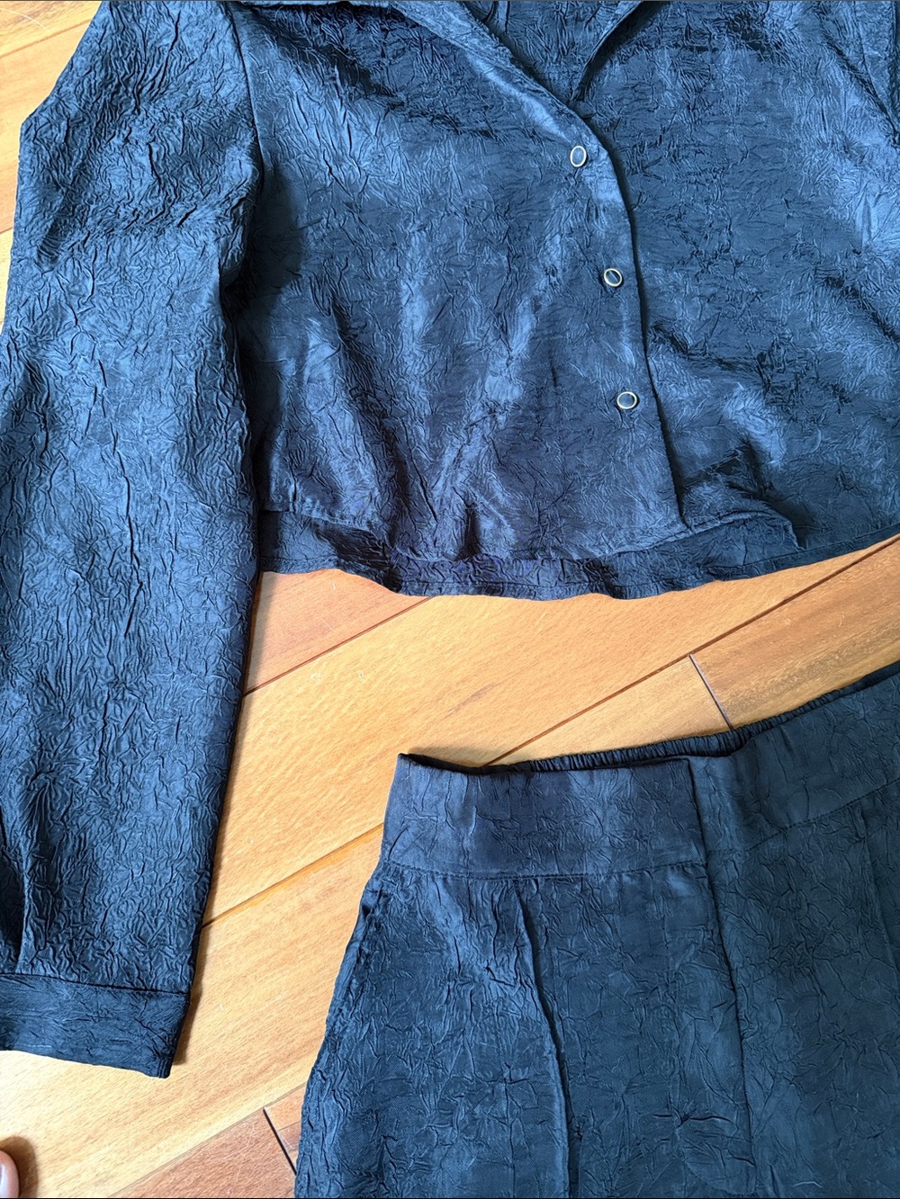 Matching Set Cropped Textured Wide-Leg Pants in Black - Picture 3 of 4